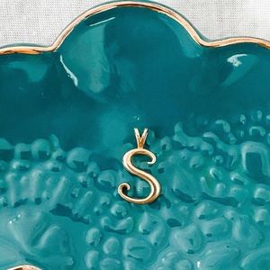 S charm 14kt gold